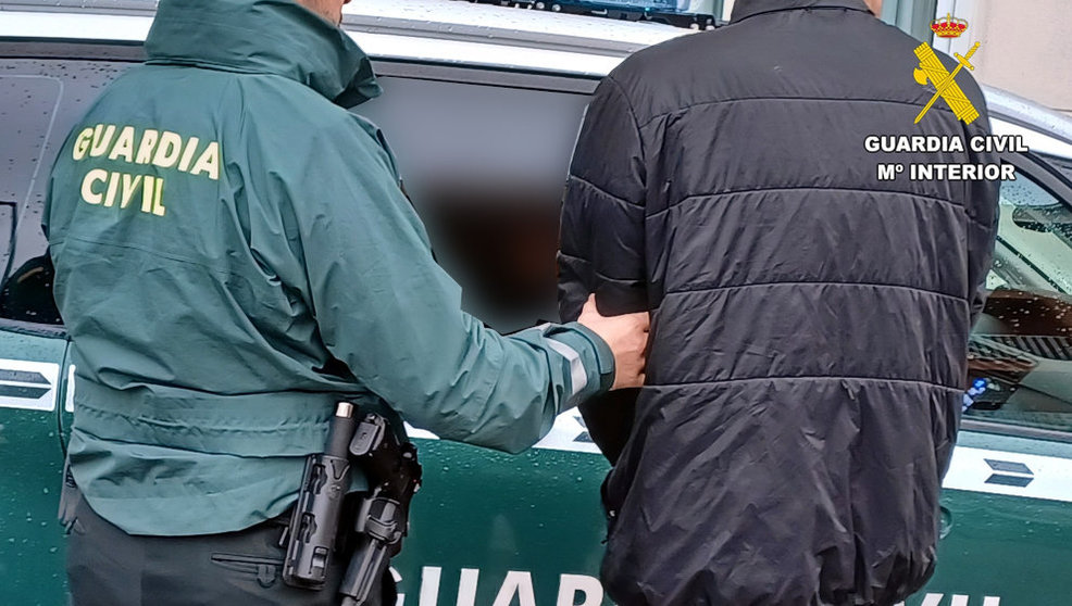 El menor detenido por herir con arma blanca a un hombre en La Albericia (Cantabria) ha sido entregado a su tutor legal