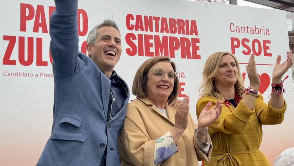 El secretario general del PSOE y candidato autonómico, Pablo Zuloaga; la alcaldesa y candidata a la reelección, Charo Losa, y la secretaria de Organización del partido, Noelia Cobo