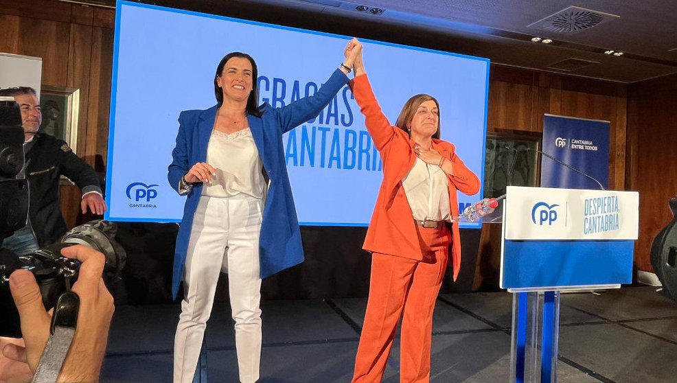 Gema Igual y María José Sáenz de Buruaga celebran la victoria del PP en las elecciones de 2023 | Foto: edc