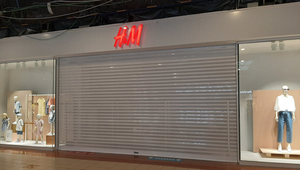 Establecimiento de H&M de Valle Real cerrado por huelga