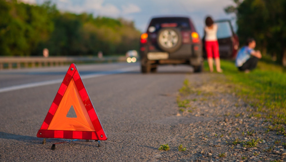 El uso de triángulos deja de ser obligatorio en accidentes y averías producidos en autopistas y autovías