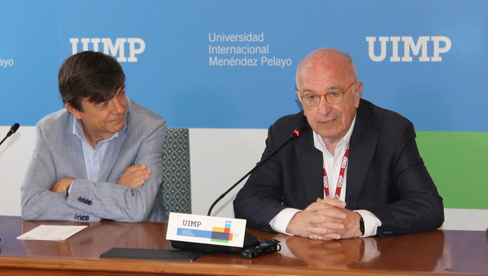 Joaquín Almunia, exvicepresidente de la Comisión Europea, en la UIMP | Foto: edc