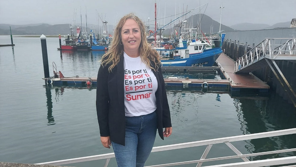 La candidata de Sumar al Congreso, Carmen Martín, visital Mercado de Santoña y la zona pesquera del municipio