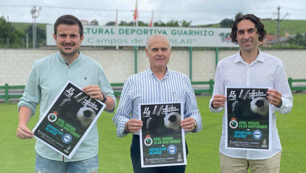 Presentación del partido amistoso Racing-Alavés que disputarán el 22 de julio en los Campos del Pilar de Guarnizo
