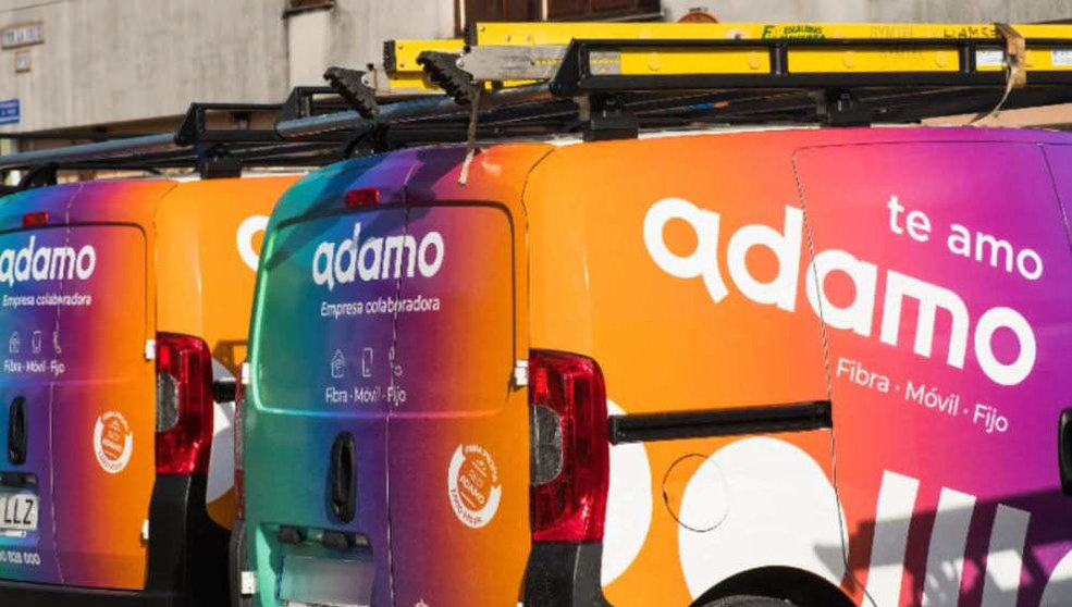El rendimiento excepcional de la fibra óptica de Adamo va de la mano con un soporte técnico de alta calidad