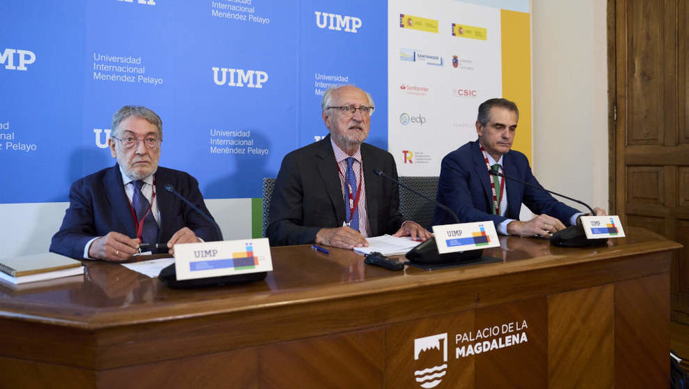 Representantes del CFME en rueda de prensa en la UIMP
