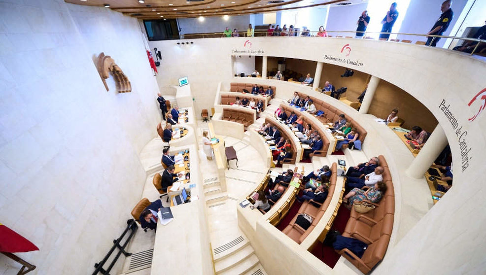 Imagen del primer Pleno de la legislatura en el Parlamento de Cantabria