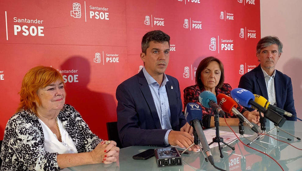 El portavoz del Grupo Socialista en el Ayuntamiento de Santander, Daniel Fernández