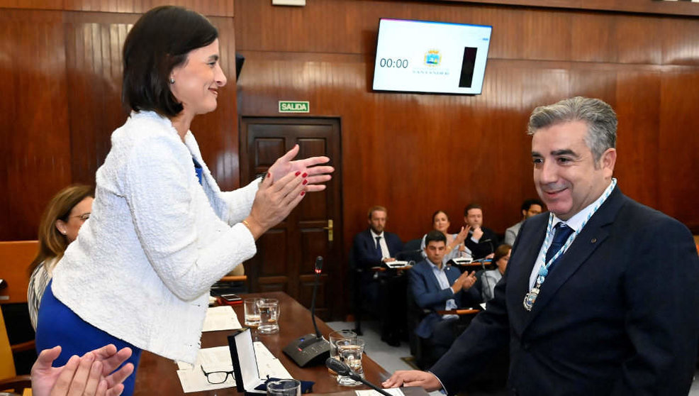 Toma de posesión de Agustín Navarro como concejal del PP en el Ayuntamiento de Santander 