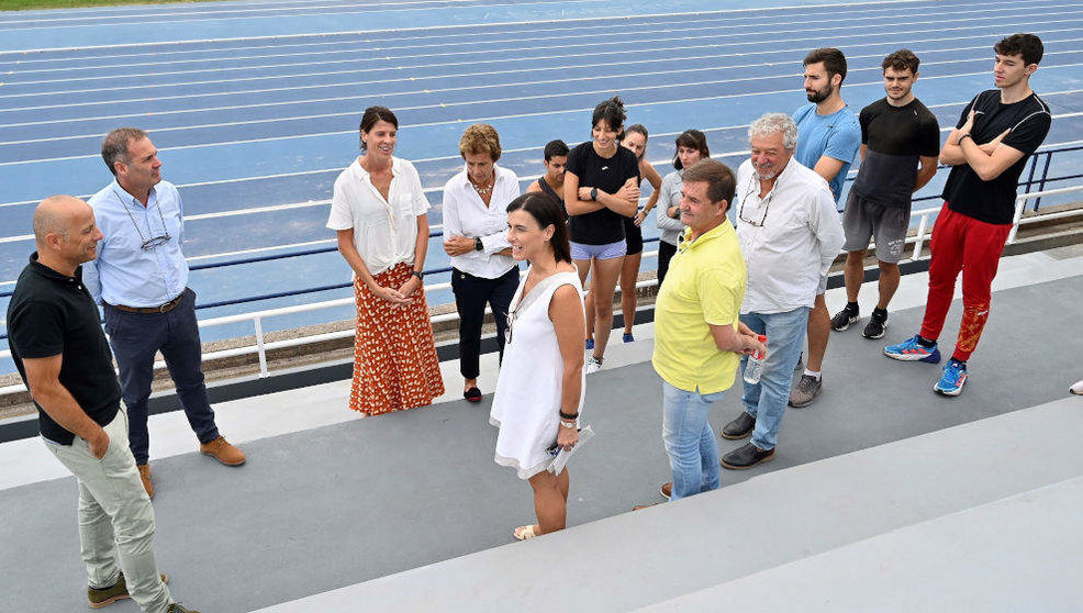 La pista de atletismo del Ruth Beitia renueva gradas y vestuarios tras una inversión de 316.000 euros