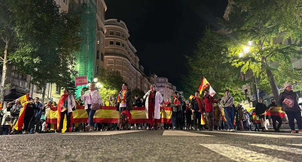 Manifestantes contra la amnistía por las calles de Santander
