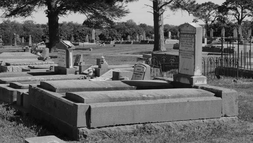 Lápida en un cementerio