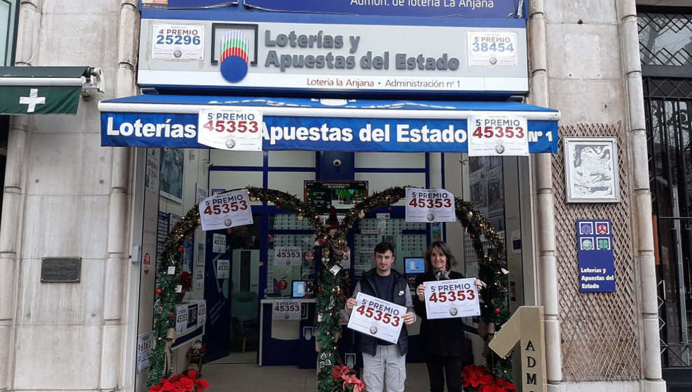  La Administración de Lotería número 1 de Santander, ubicada en Calvo Sotelo, agraciada con un quinto premio de la Lotería de Navidad de 2023, con el 45.353 