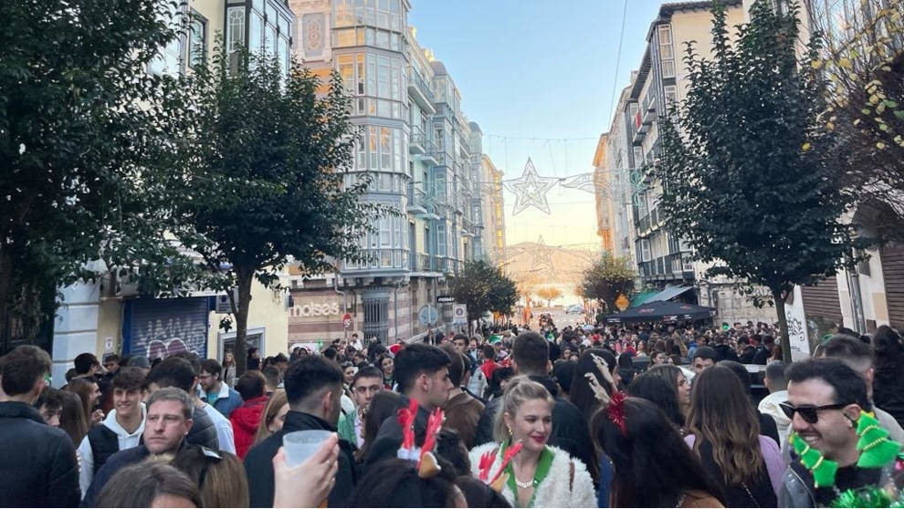 Aglomeración de gente durante la 'tardebuena' en Santander