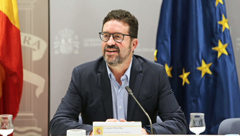 El secretario de Estado de Empleo, Joaquín Pérez Rey, en la reunión con los agentes sociales para la subida del SMI
