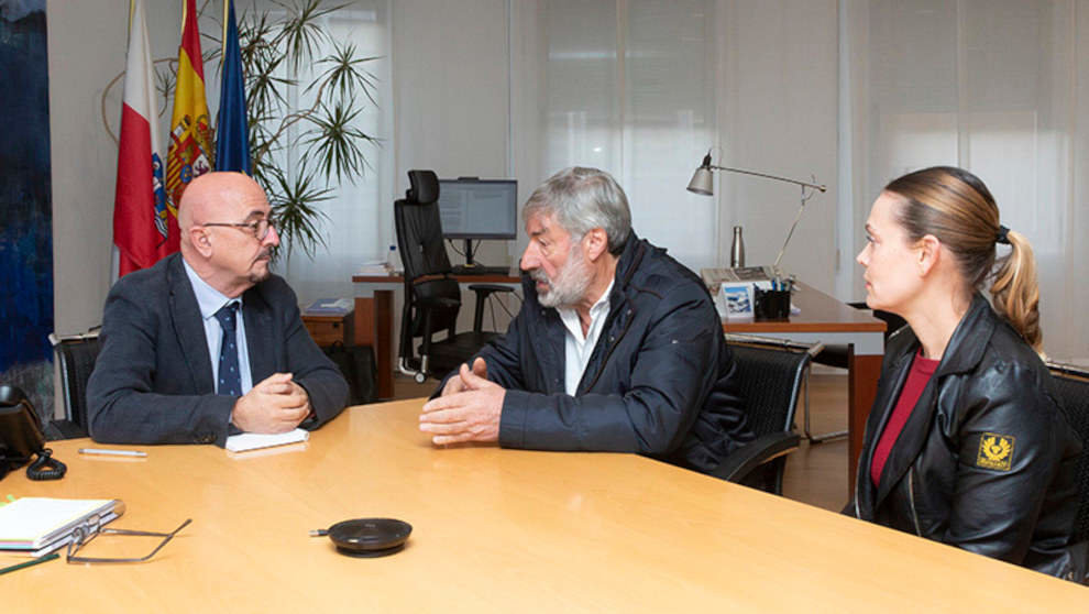 El consejero de Salud, César Pascual, se reúne con el alcalde de Valderredible, Fernando Fernández