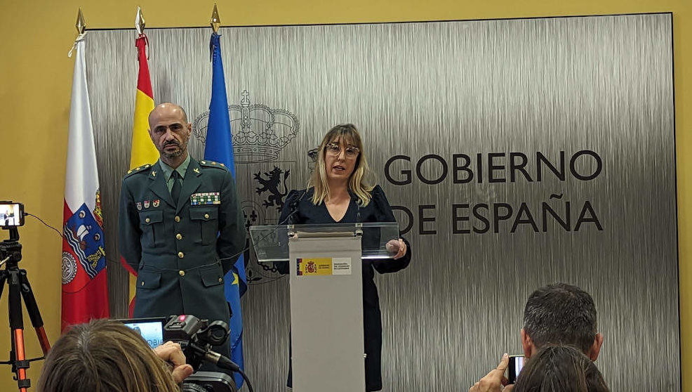 La delegada del Gobierno en Cantabria y el coronel de la Guardia Civil, Eugenia Gómez de Diego y Juan Martínez Ros