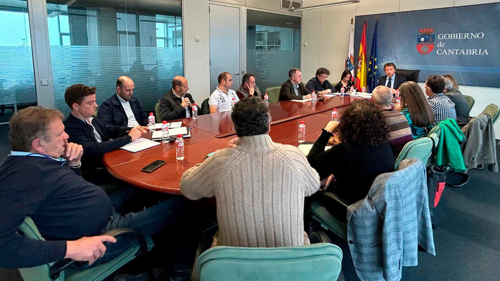 El consejero de Desarrollo Rural, Pablo Palencia, se reúne con las Organizaciones Profesionales Agrarias y Cooperativas Agrarias de Cantabria