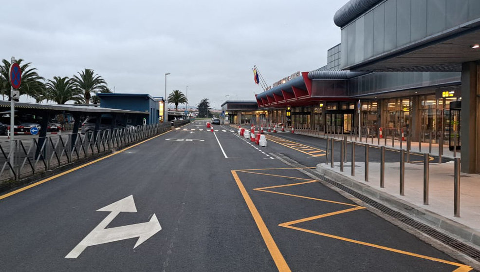 Mejora de los accesos a la terminal y al parking del aeropuerto Seve Ballesteros-Santander