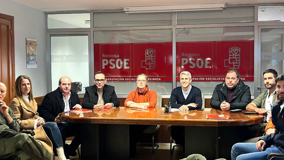 Pablo Zuloaga y socialistas de Campoo