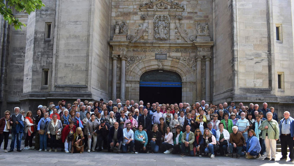 Más de 600 vecinos de Piélagos durante una excursión a Bilbao