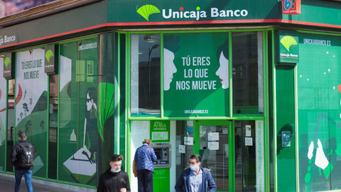Comienza la integración de Unicaja Banco, que afectará a Liberbank el fin de semana