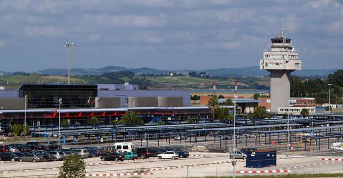 Santander, entre los siete aeropuertos españoles que llevan el nombre de figuras relevantes de la cultura, la política o el deporte