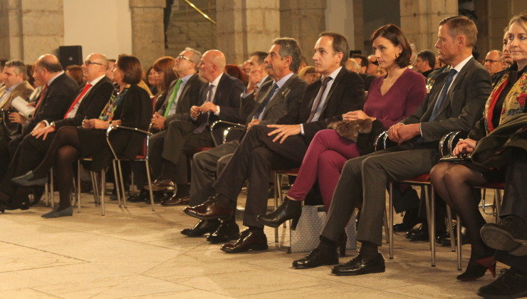 El presidente de Cantabria, Miguel Ángel Revilla, junto al delegado del Gobierno, Samuel Ruiz, y la alcaldesa de Santander, Gema Igual