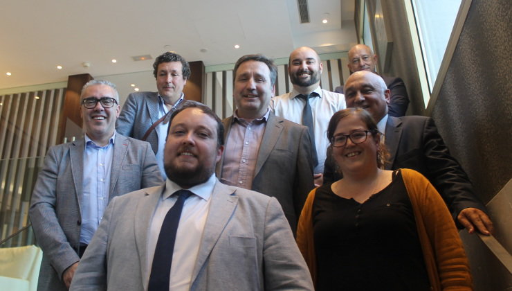 Foto de todos los representantes políticos en el Club de Prensa Pick