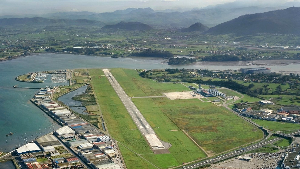 Cantabria estudia nuevas rutas y trabaja para la llegada de nuevas aerolíneas en invierno
