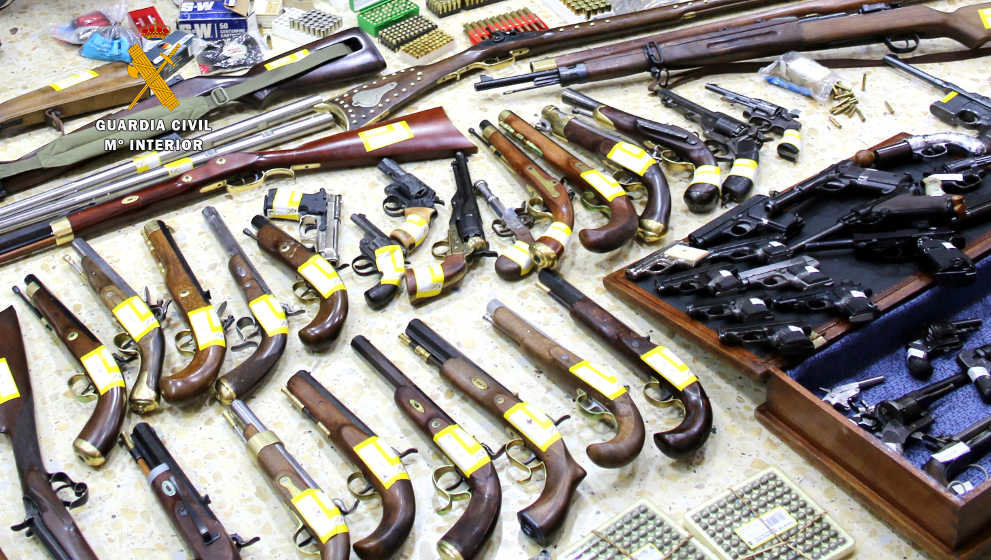 Armas incautadas durante la operación en Cantabria