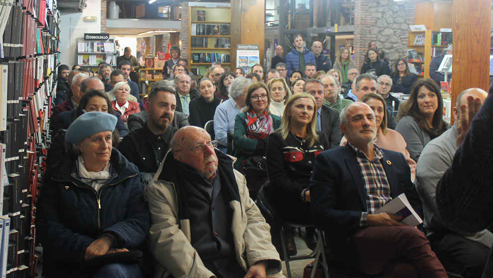 Público asistente a la presentación de 'Diario de opiniones' en la Librería Estudio | Foto: edc