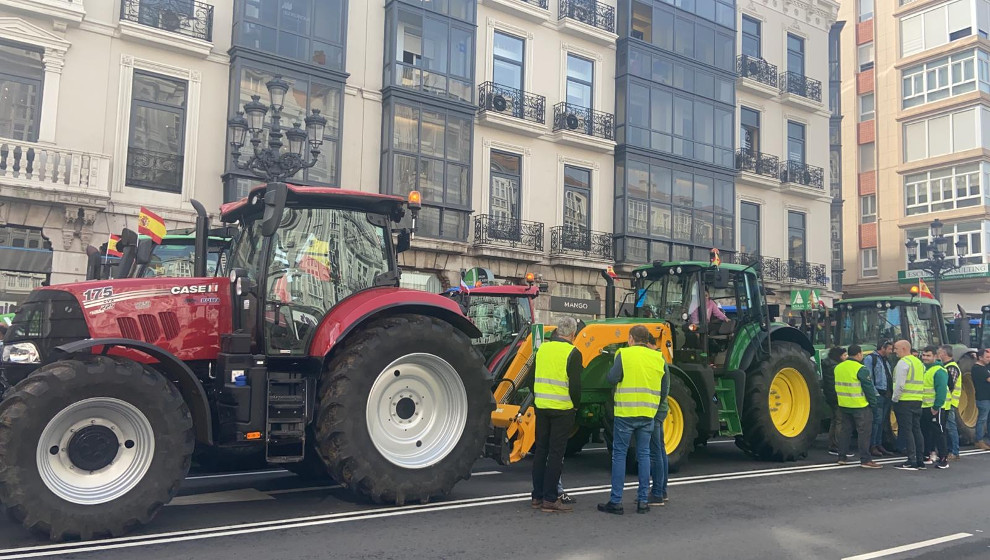 Tractores por el centro de Santander | Foto: edc