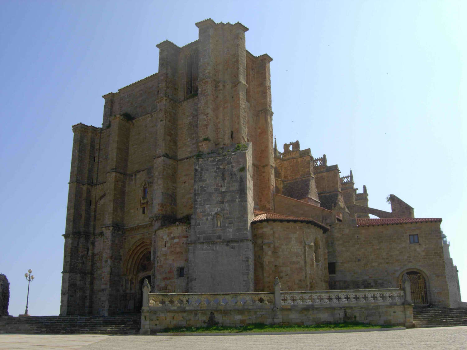 Iglesia de Santa María (Castro Urdiales) Foto Wikipedia