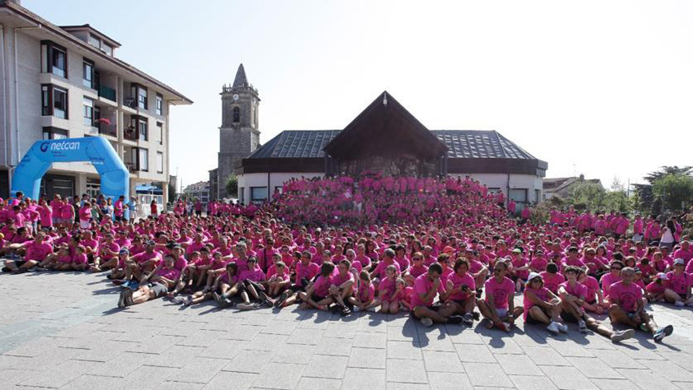 Más de 1.700 personas tiñeron las calles de rosa para la lucha contra el cáncer de mama