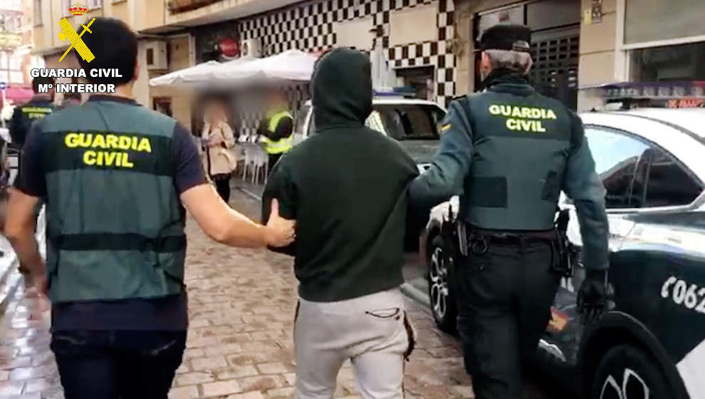 Detenidos cuando robaban en una gasolinera los autores de 26 asaltos en locales de Cantabria