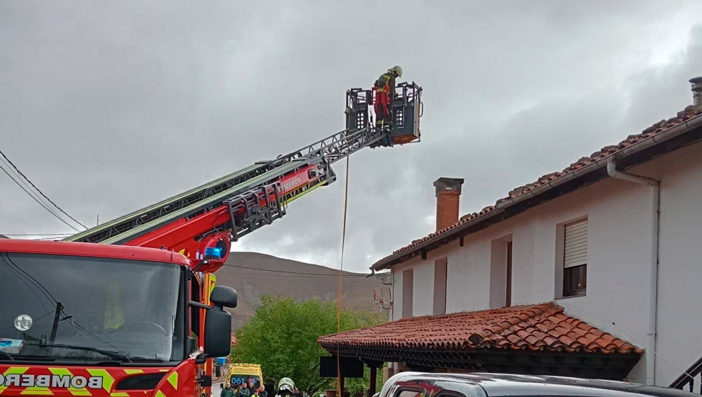 Sofocado un incendio en la chimenea de un restaurante en Los Tojos